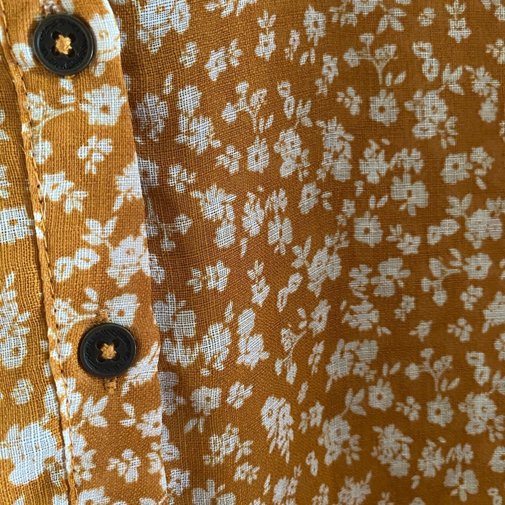 Button down shirt - Picture 4 of 5